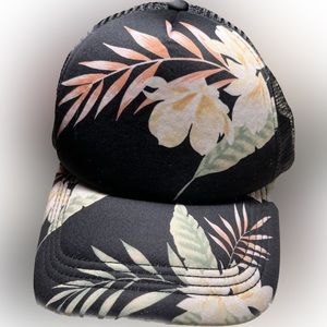 Billabong trucker hat in tropical print.
